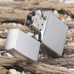 Zippo Brushed Chrome